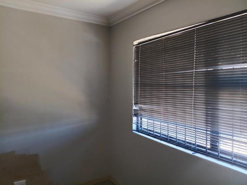 To Let 3 Bedroom Property for Rent in Peerless Park North Western Cape